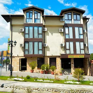 Hotel елица